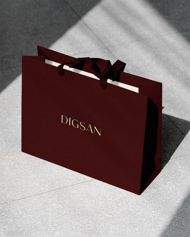 Премиальные бумажные пакеты с логотипом компании